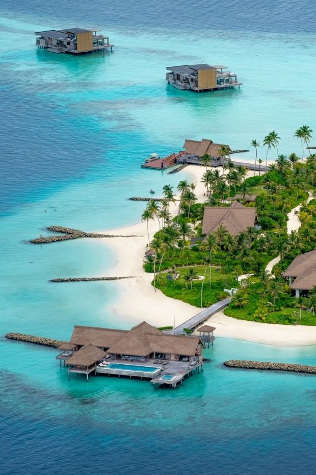 Maldives tour packages from Nagpur with overwater villas, bungalows, jacuzzi private pool villas